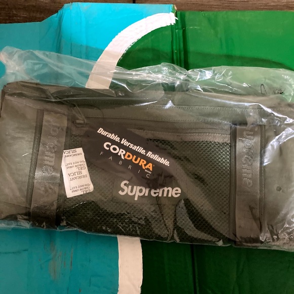 Supreme FW20 Mini Duffle Bag